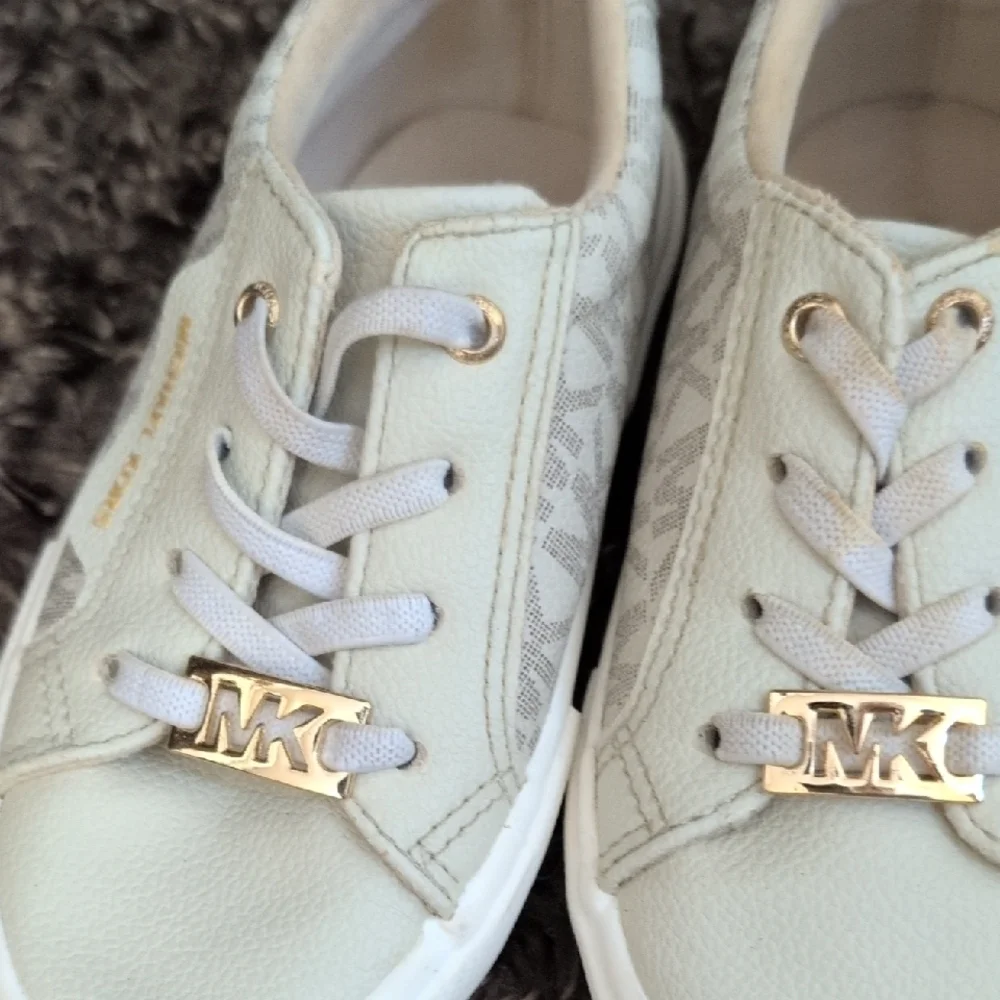 Michael Kors White and Gold Kids Dress Shoes